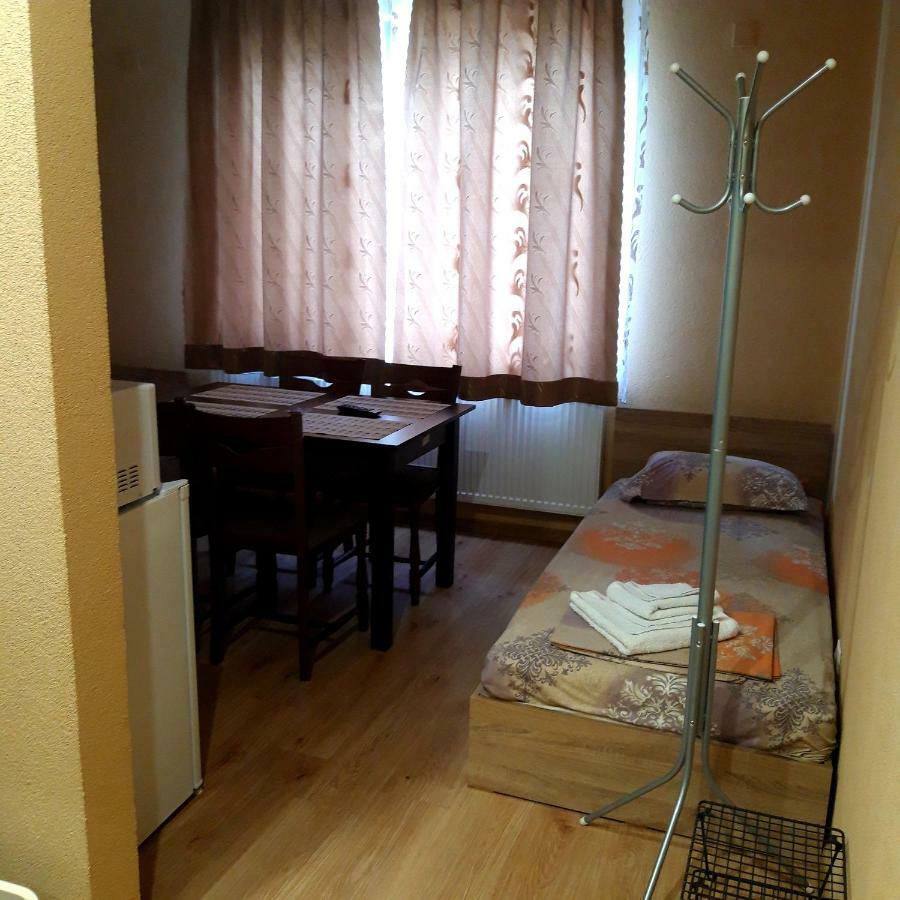 Guest Rooms Ider 萨帕雷瓦巴尼亚 外观 照片